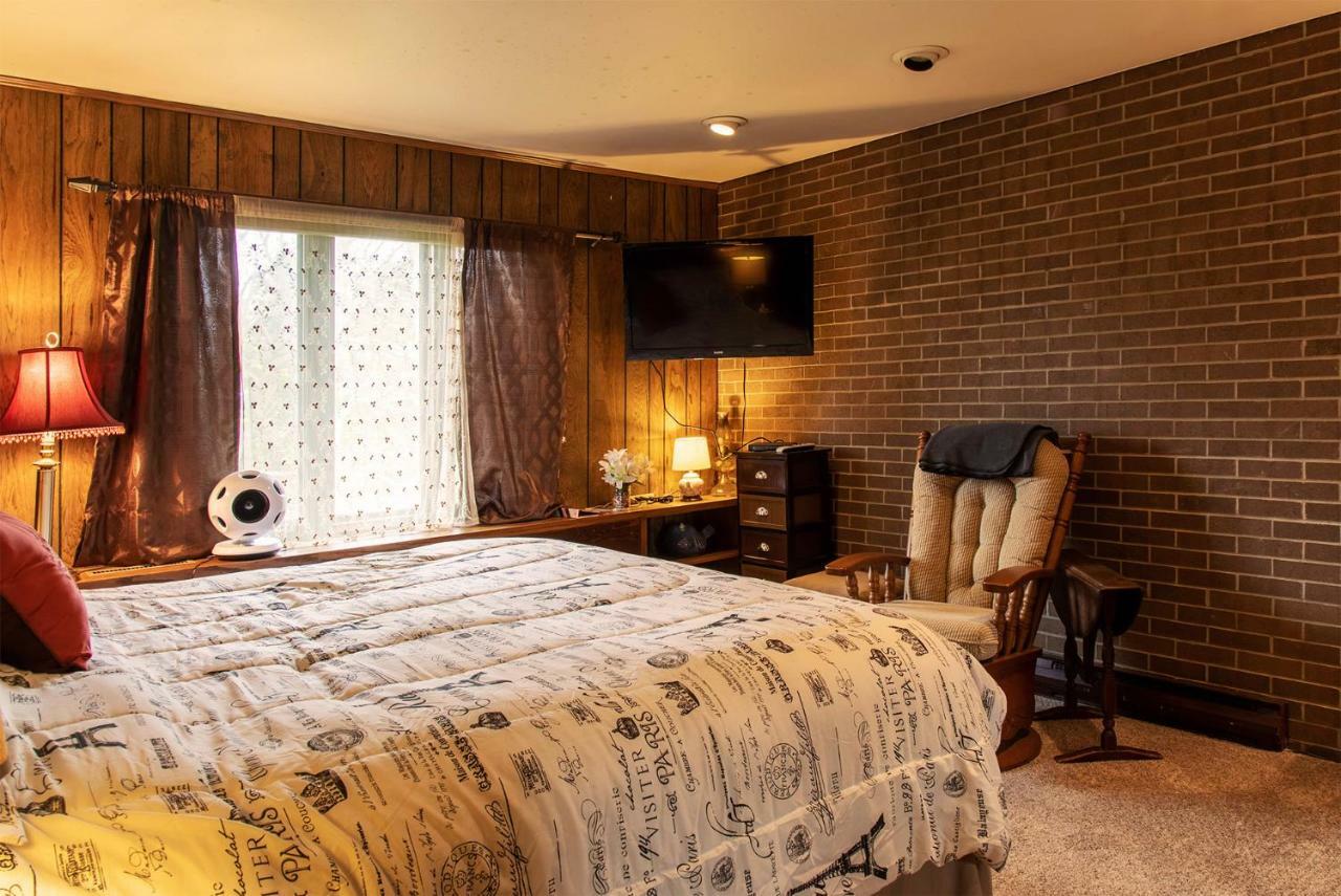 Shane Acres Country Inn Juneau Eksteriør billede
